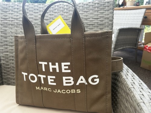 Bnwt new tagged marc jacobs - bnwt,